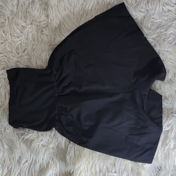 Shorts - Picture 2 of 3